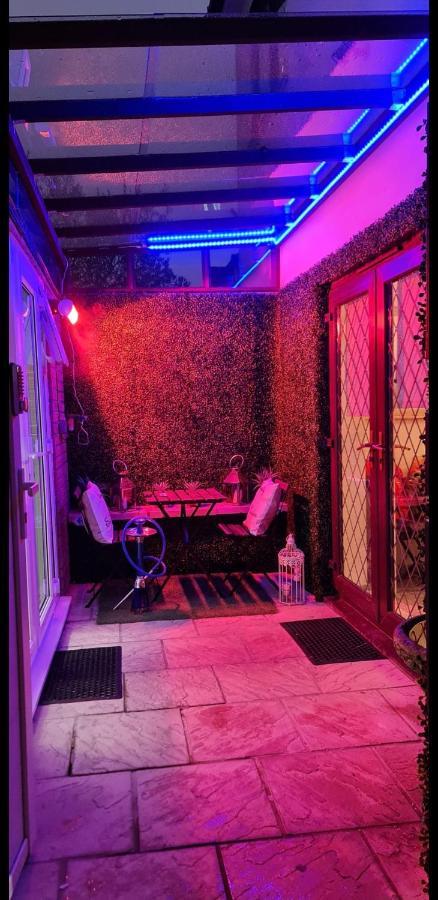 Apartment With Private Hot Tub, Sauna, Ice Bath, Gym Rainham  Eksteriør billede