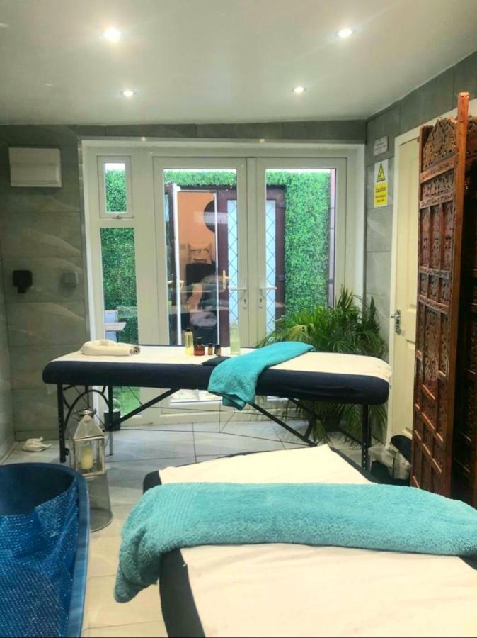 Apartment With Private Hot Tub, Sauna, Ice Bath, Gym Rainham  Eksteriør billede