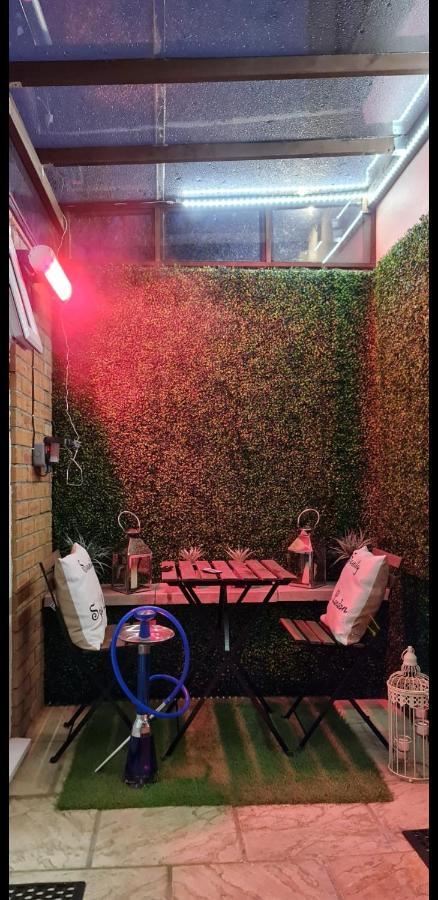 Apartment With Private Hot Tub, Sauna, Ice Bath, Gym Rainham  Eksteriør billede